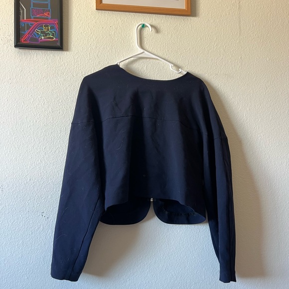 *READ DESCRIPTION: Navy Blue Jacket - Picture 4 of 8